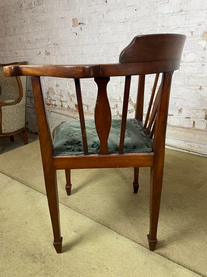 Suite de 3 fauteuils dits « baignoire » de...