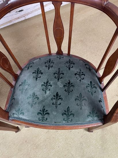 Suite de 3 fauteuils dits « baignoire » de...