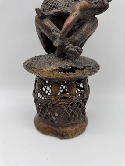 African bronze statue - Maternity figure
Sculpture...