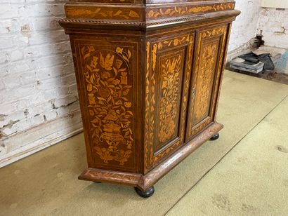 Mobilier de style hollandais - Vitrine en...