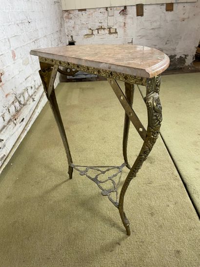 Console demi-lune de style Louis XV
Petite...