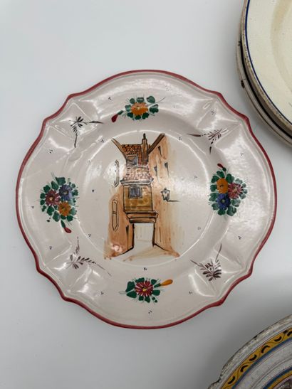 Lot d’assiettes en faïence et céramique diverses...