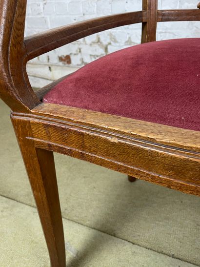 Fauteuil avec repose-pieds de style néoclassique...