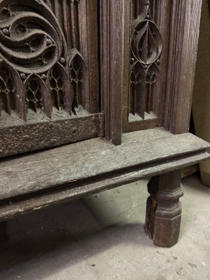 Meuble de style néo-gothique en chêne - fin...