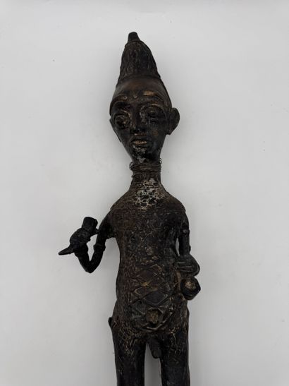African copper-alloy sculpture - Male figure
Sculpture...
