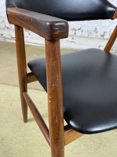 Chaise en bois dans le goût de Kurt 0stervig...