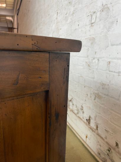 Commode sauteuse de style Louis XVI
Commode...