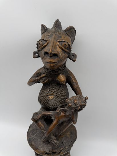 African bronze statue - Maternity figure
Sculpture...