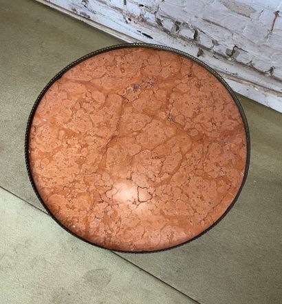 Table circulaire de style Louis XVI 
Table...