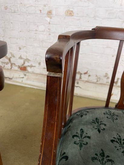 Suite de 3 fauteuils dits « baignoire » de...