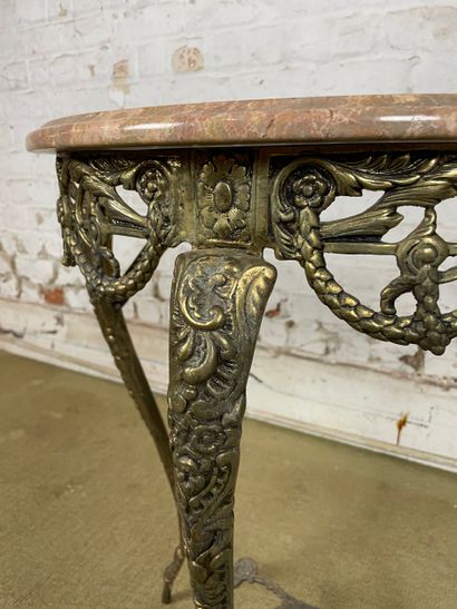 Console demi-lune de style Louis XV
Petite...