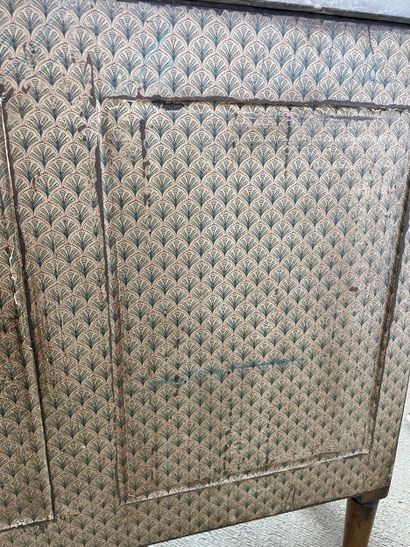 Commode de style Louis XVI en bois, plateau...