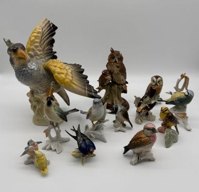 Lot de sujets en porcelaine à décor d’oiseaux
Ensemble...