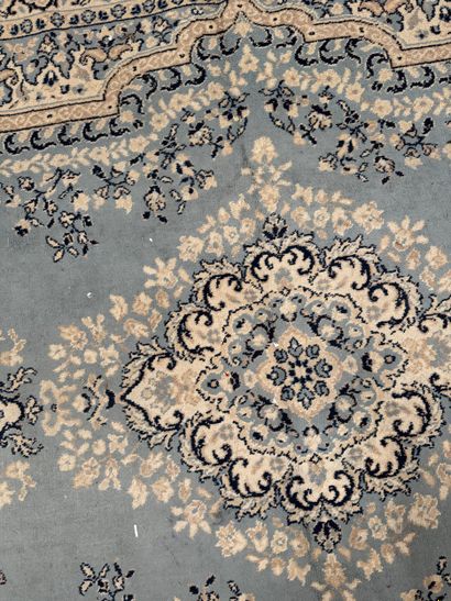 Nain / Kashan style rug with floral design
Light-blue...
