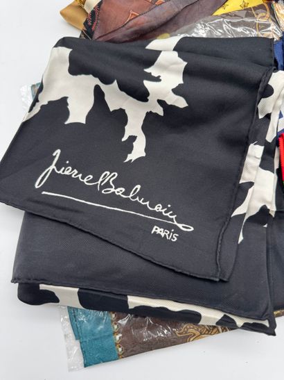 Lot de foulards de marques et qualités diverses
Ensemble...