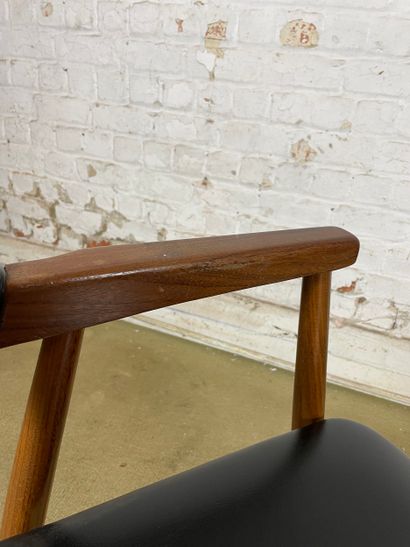 Chaise en bois dans le goût de Kurt 0stervig...