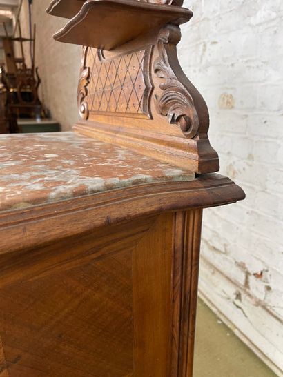 Table de chevet à gradin en bois sculpté,...