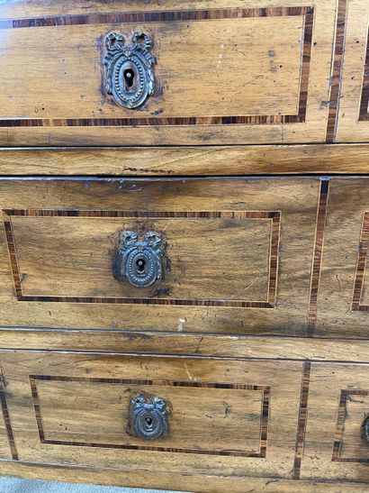 Commode de style Louis XVI en bois, plateau...