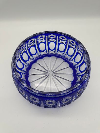 Cristal doublé bleu - Important saladier...