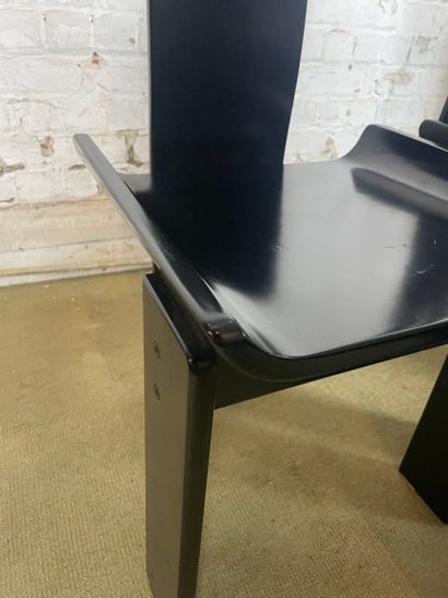 Suite de six chaises modèle Diago par Edoardo...