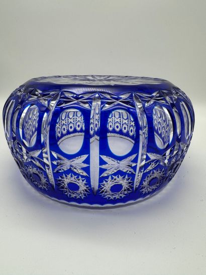 Cristal doublé bleu - Important saladier...