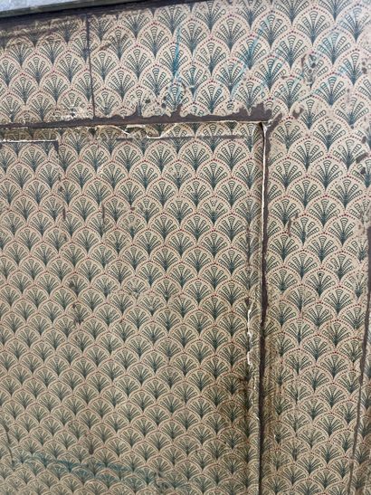 Commode de style Louis XVI en bois, plateau...
