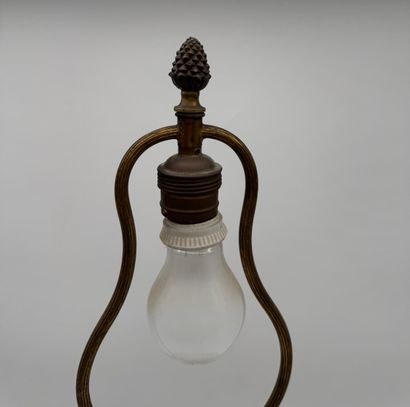 Lot de 4 lampes de table
Ensemble comprenant...