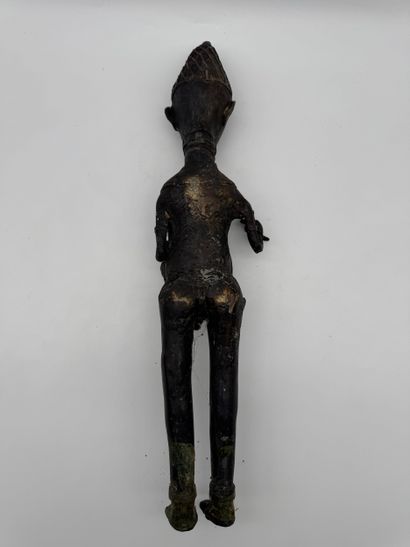 African copper-alloy sculpture - Male figure
Sculpture...