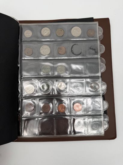 Lot de 2 classeurs numismatiques avec monnaies
Ensemble...