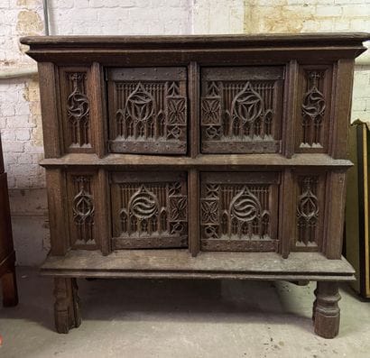 Meuble de style néo-gothique en chêne - fin...