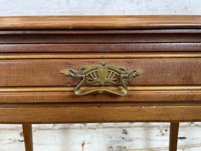 Table de milieu ou petit bureau en bois naturel...