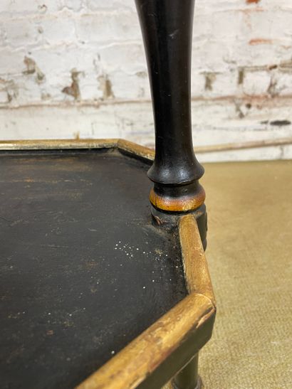 Table à deux plateaux en bois laqué noir...