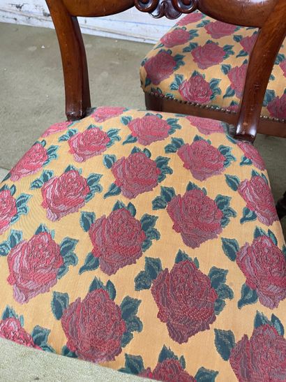 Suite de 4 chaises de style victorien (fin...