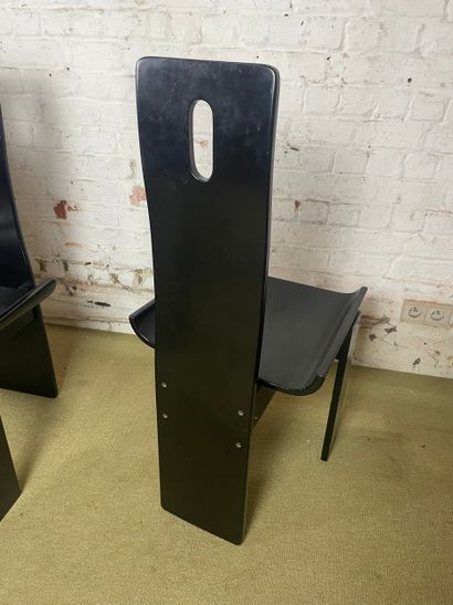 Suite de six chaises modèle Diago par Edoardo...