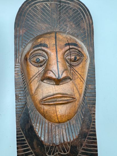 Lot of African-style objects (masks and sculptures)
Set...