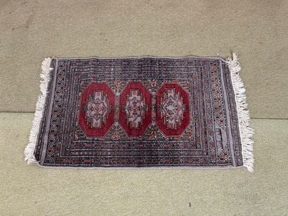 Wool carpet with geometric decoration, in...