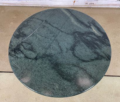 Table basse en laiton et marbre vert, dans...