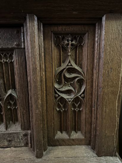 Meuble de style néo-gothique en chêne - fin...