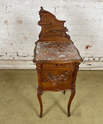 Table de chevet à gradin en bois sculpté,...