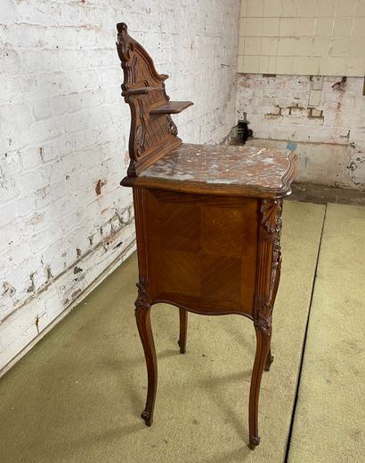 Table de chevet à gradin en bois sculpté,...