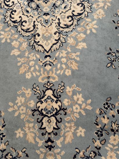 Nain / Kashan style rug with floral design
Light-blue...
