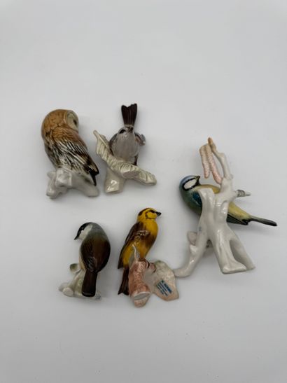 Lot de sujets en porcelaine à décor d’oiseaux
Ensemble...