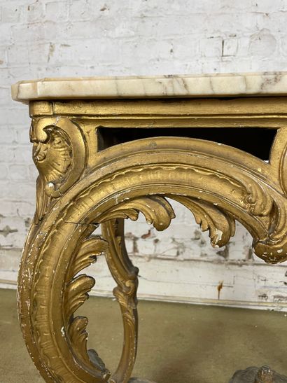 Console de style Louis XV
Console en bois...