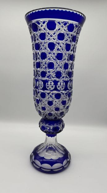 Cristal de Bohême - Important vase cornet...