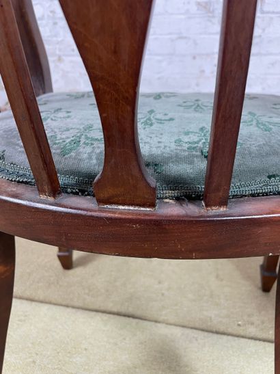 Suite de 3 fauteuils dits « baignoire » de...