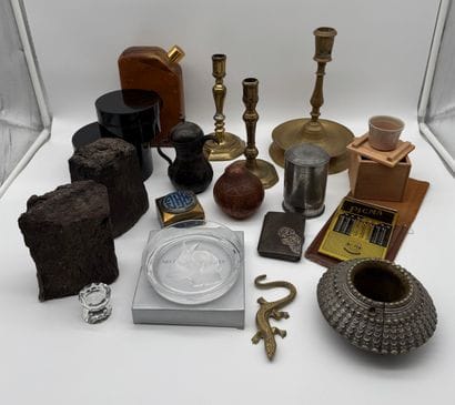 Important lot de bibelots divers (carton...