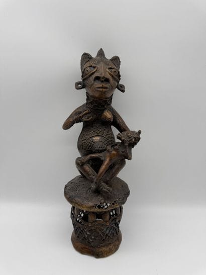 African bronze statue - Maternity figure
Sculpture...