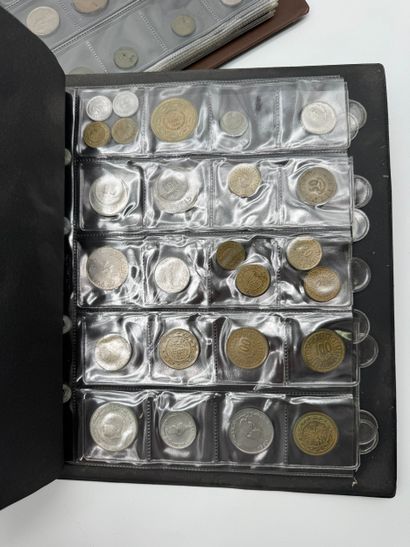 Lot de 2 classeurs numismatiques avec monnaies
Ensemble...