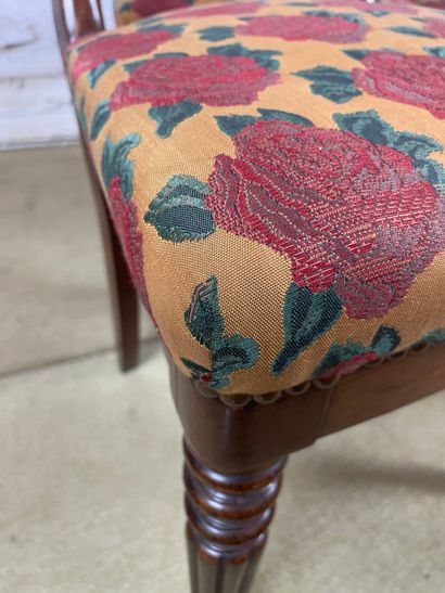 Suite de 4 chaises de style victorien (fin...