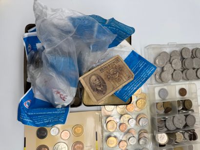 Important lot numismatique avec coffrets...